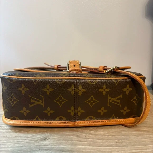 Louis Vuitton Monogram Sologne - Picture 6 of 9